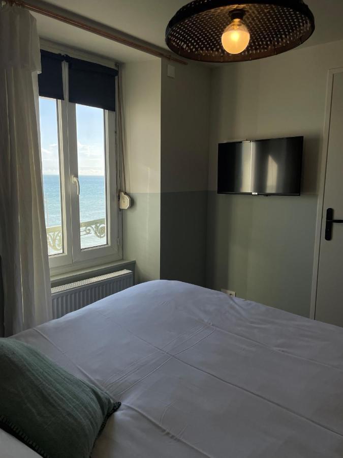 Beau Rivage Hotel-Restaurant Luc-sur-Mer Exteriör bild